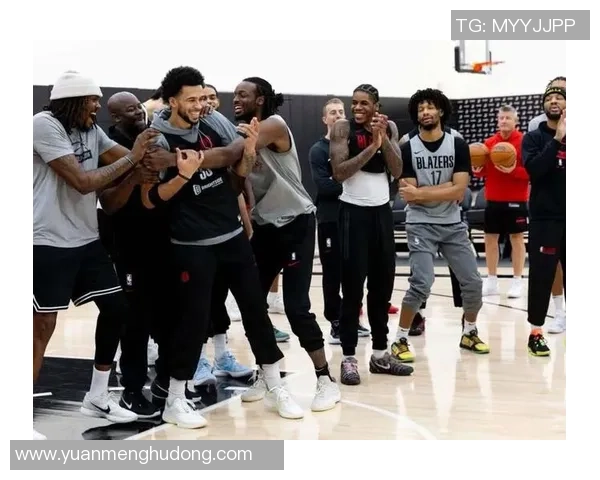 开拓者与勇士激战四月十九日季后赛精彩回顾与分析